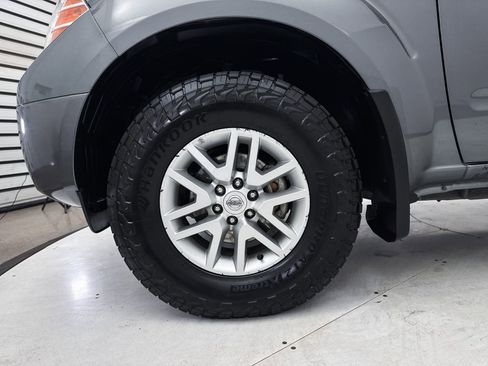 Used 2020 Nissan Frontier SV AWD/4WD image 12