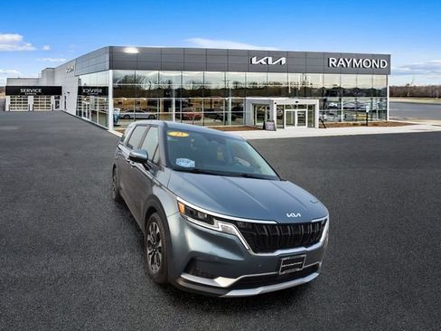 Certified 2023 Kia Carnival EX FWD image 9