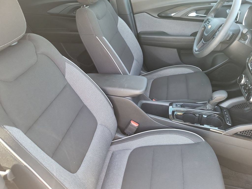 Used 2023 Chevrolet TrailBlazer LT w/ Convenience Package AWD/4WD image 33