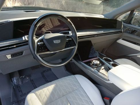 New 2025 Cadillac Escalade IQ Sport 1 w/ LPO, ONYX Package image 13