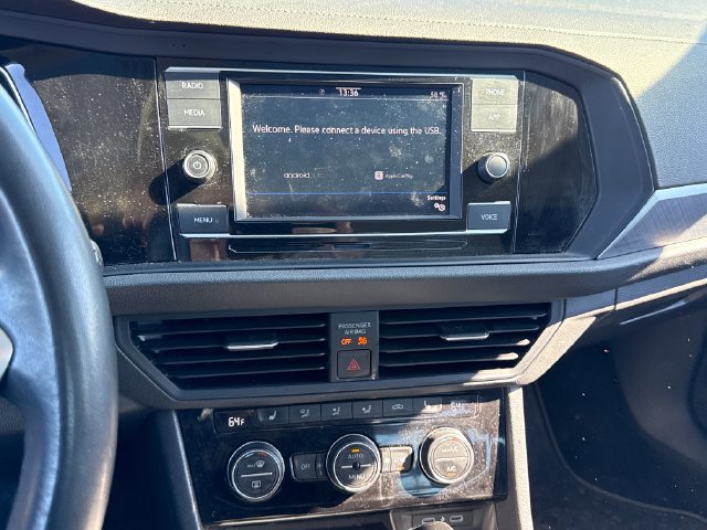 Used 2024 Volkswagen Jetta SE w/ Panoramic Sunroof Package FWD image 28