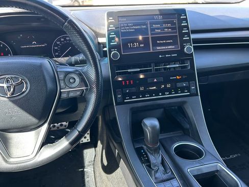 Used 2019 Toyota Avalon XSE image 17