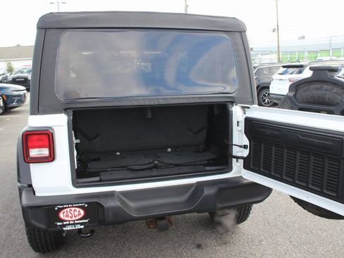 Used 2021 Jeep Wrangler Willys image 19