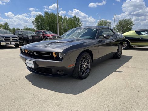 Used 2018 Dodge Challenger GT image 2