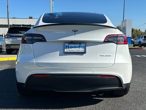 Used 2022 Tesla Model Y Performance AWD/4WD image 9