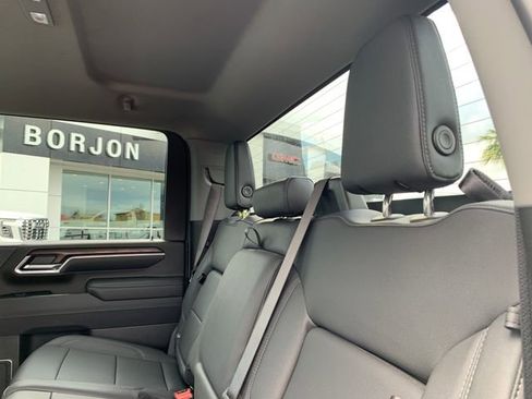 Used 2025 GMC Sierra 2500 SLT image 11