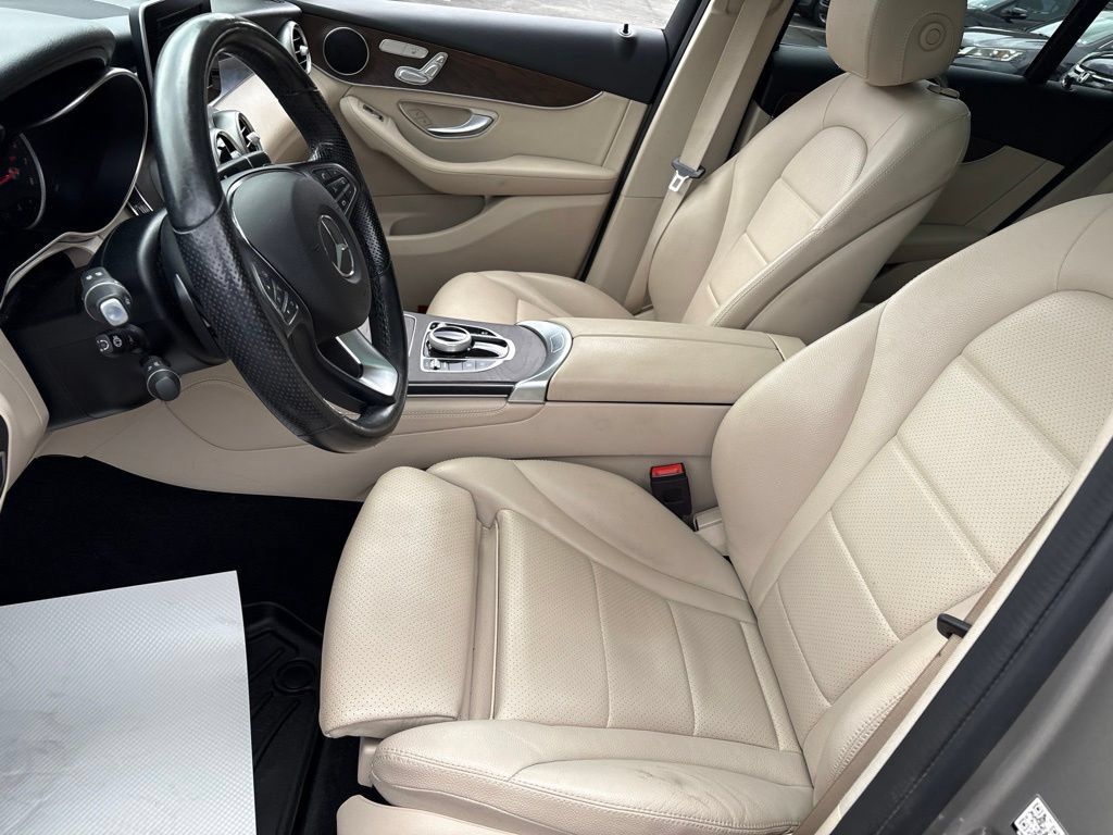 Used 2019 Mercedes-Benz GLC 300 4MATIC image 9