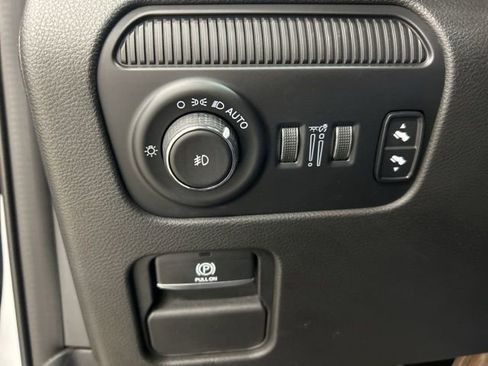 Used 2023 Jeep Wagoneer Series II w/ Convenience Group I image 15