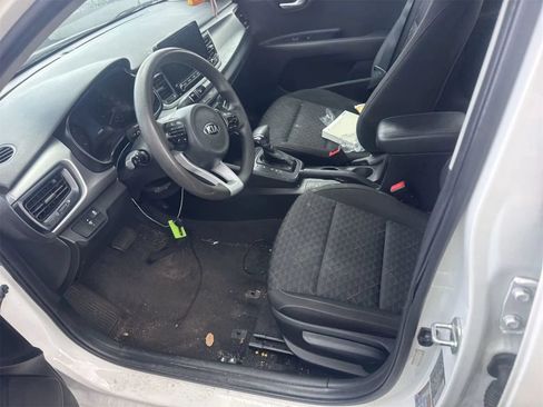 Used 2021 Kia Rio S FWD image 3