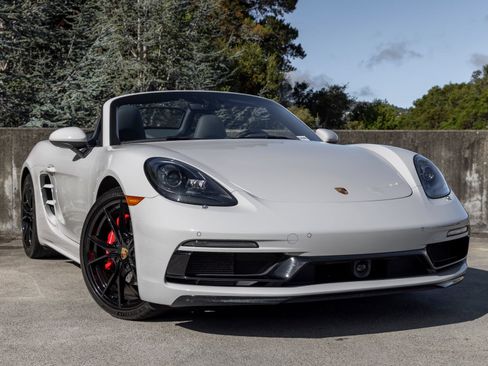 Certified 2025 Porsche 718 Boxster S RWD image 9