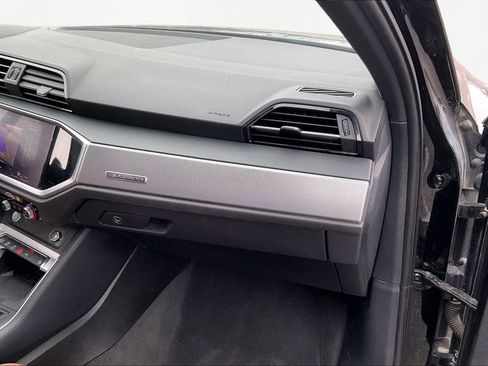 Used 2020 Audi Q3 2.0T Premium Plus w/ Premium Plus Package image 27