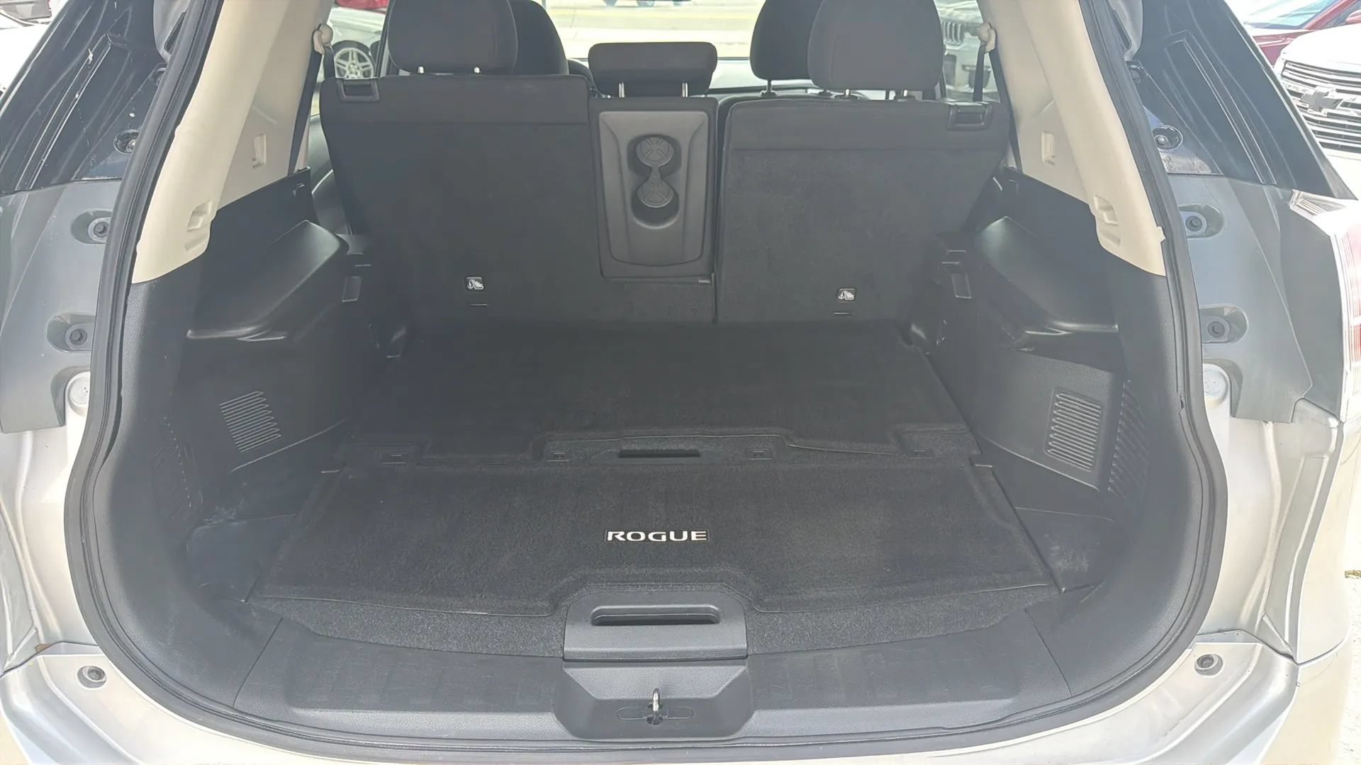 Used 2015 Nissan Rogue SV w/ SV Premium Package FWD image 21