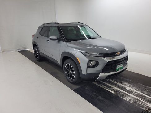 Used 2023 Chevrolet TrailBlazer LT FWD image 13