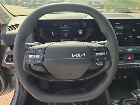 New 2026 Kia K4 FWD image 29