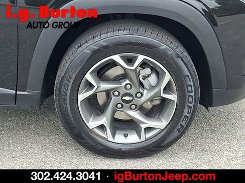 Used 2024 Chevrolet Trax LT FWD image 8