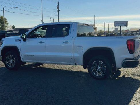 Certified 2023 GMC Sierra 1500 SLT w/ Max Trailering Package image 6