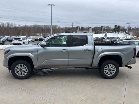 Used 2024 Toyota Tacoma SR5 image 4