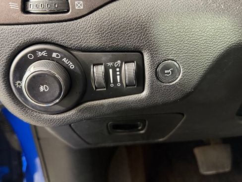 Used 2019 Jeep Cherokee Trailhawk AWD/4WD image 21