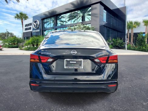 Used 2024 Nissan Altima 2.5 S FWD image 4