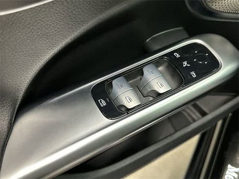 Used 2024 Mercedes-Benz C 300 Sedan image 20