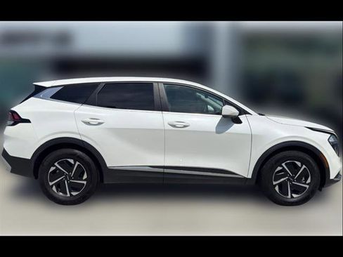 Used 2023 Kia Sportage LX image 10