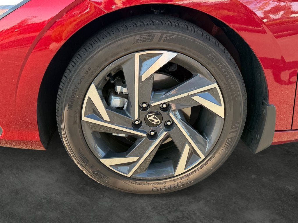 Certified 2025 Hyundai Elantra Sport FWD image 5