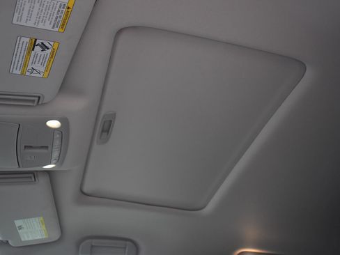Used 2024 Nissan Armada SL w/ Captain's Chairs Package RWD image 28