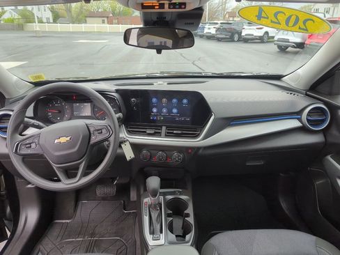 Certified 2024 Chevrolet Trax LS w/ LS Convenience Package FWD image 26
