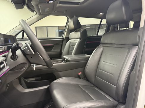 Used 2025 Hyundai Santa Fe Limited FWD image 14