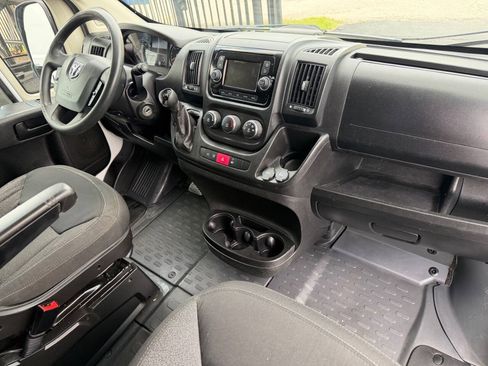 Used 2020 RAM ProMaster 2500 w/ Premium Appearance Group FWD image 13