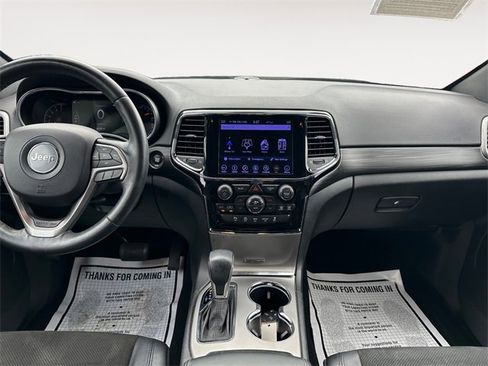 Used 2019 Jeep Grand Cherokee Altitude image 11