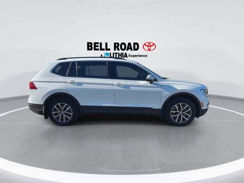Used 2019 Volkswagen Tiguan SE w/ Panoramic Sunroof Package image 9