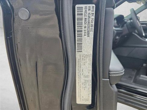 Used 2025 Jeep Grand Cherokee Altitude image 24