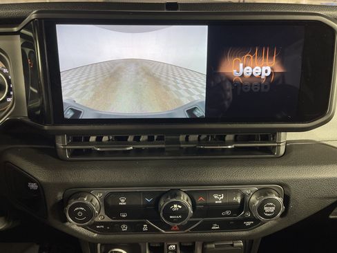 Used 2024 Jeep Gladiator Sport image 22