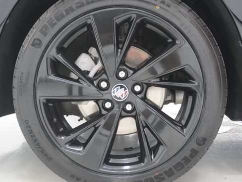 Used 2022 Buick Envision Essence w/ Sport Touring Package FWD image 29