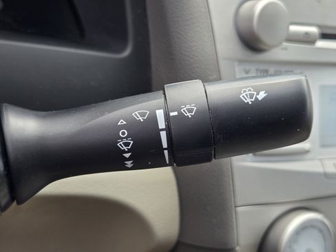 Used 2011 Toyota Camry LE FWD image 22