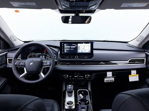 New 2026 Mitsubishi Outlander SE image 19