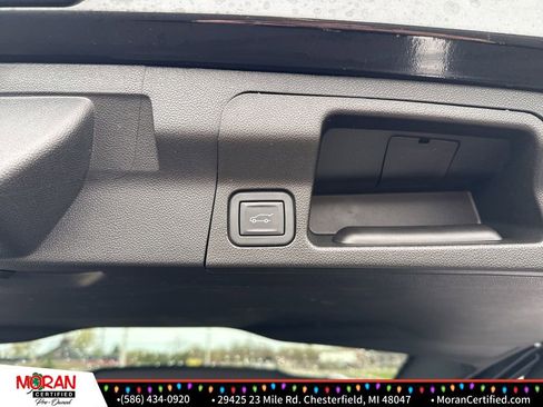 Used 2023 GMC Acadia SLE w/ Driver Convenience Package image 28