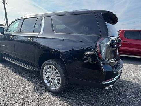 New 2026 Chevrolet Suburban Premier w/ Sun And Tow Package image 7