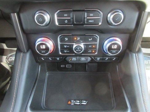 Used 2024 GMC Yukon XL AT4 w/ Technology Package AWD/4WD image 22