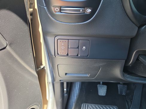 Used 2015 Kia Soul FWD image 27