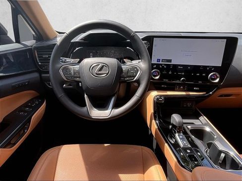 Used 2025 Lexus NX 250 FWD w/ Cold Area Package image 5