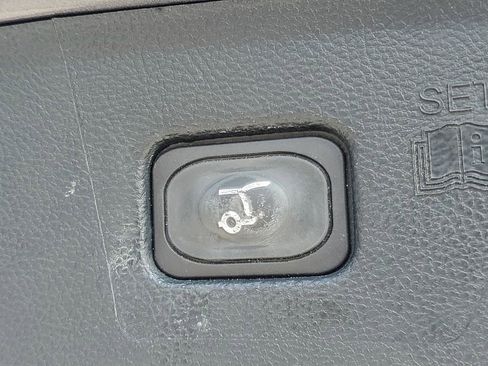 Used 2021 Ford Edge Titanium image 9