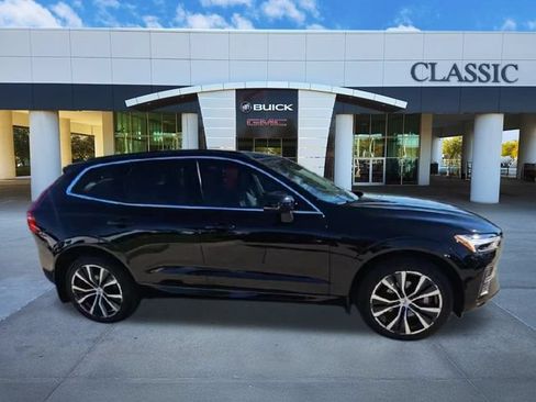Used 2022 Volvo XC60 B5 Momentum w/ Climate Package AWD/4WD image 2