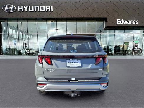 New 2026 Hyundai Tucson SE image 6