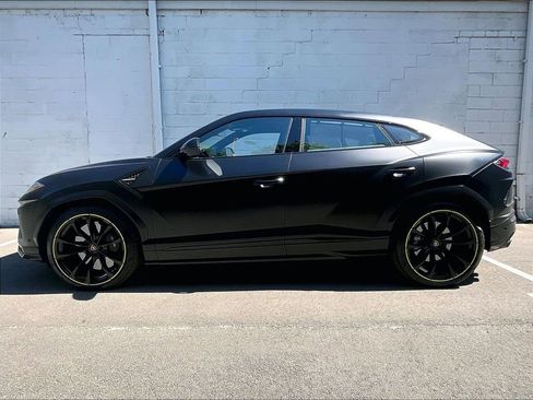 Used 2022 Lamborghini Urus AWD/4WD image 2