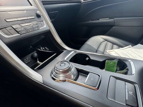 Used 2019 Ford Fusion SEL FWD image 22