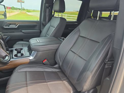 Used 2024 Chevrolet Silverado 3500 High Country w/ Technology Package AWD/4WD image 14