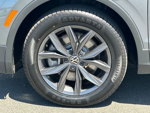 Used 2023 Volkswagen Tiguan SE image 27