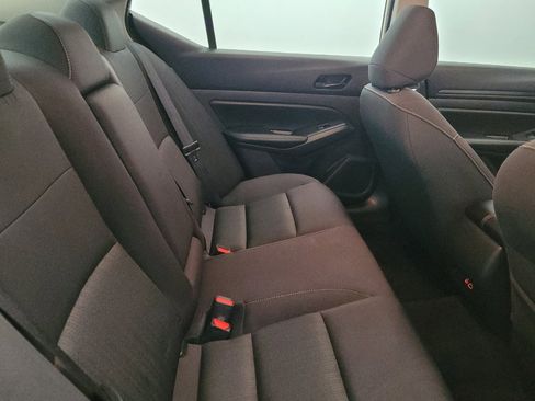 Used 2025 Nissan Altima 2.5 SV FWD image 19